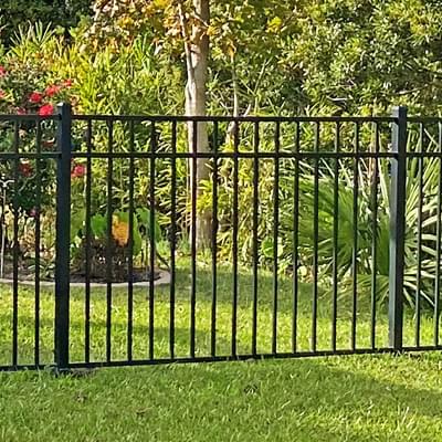Photo of an aluminum fencing style linking to the aluminum fencing page